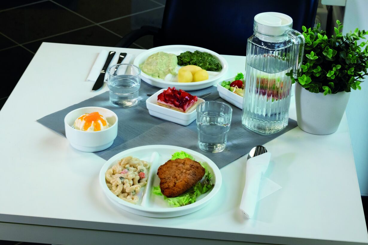 RESTAURANT WHITE